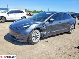 Tesla Model 3 - zobacz ofertę