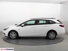 Opel Astra 2018 1.4 123 KM