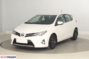 Toyota Auris 2014 2.0 122 KM