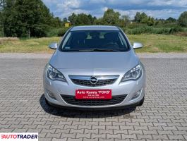 Opel Astra 2012 1.4 140 KM