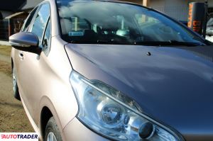 Peugeot 208 2012 1.2 82 KM Peugeot 208 2012 1.2 82 KM