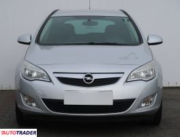 Opel Astra 2011 1.4 138 KM