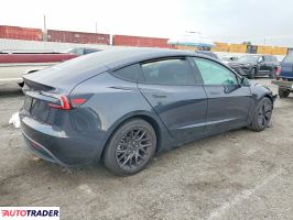 Tesla Model 3 2024