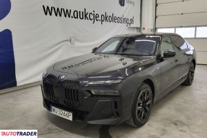 BMW 750 2022 3.0 286 KM