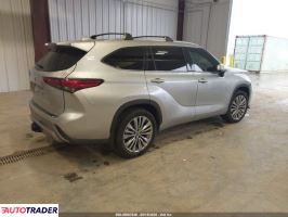 Toyota Highlander 2022 3