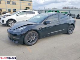 Tesla Model 3 - zobacz ofertę