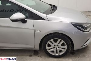 Opel Astra 2018 1.6 110 KM