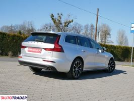 Volvo V60 2020 2.0 150 KM