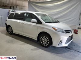 Toyota Sienna 2019 3