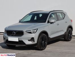 Volvo XC40 2024 2.0 160 KM