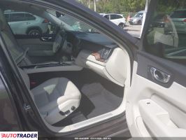 Volvo XC60 2022 2