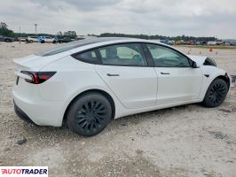 Tesla Model 3 2025