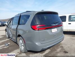 Chrysler Pacifica 2022 3