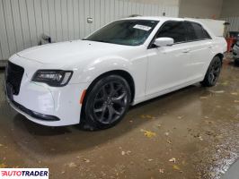 Chrysler 300C 2021 3