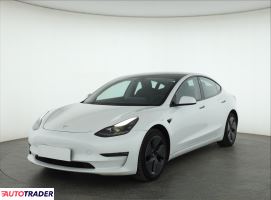 Tesla Model 3 2021 434 KM