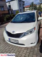 Toyota Sienna 2017 3.5 296 KM