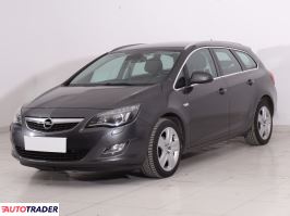 Opel Astra 2011 1.4 138 KM