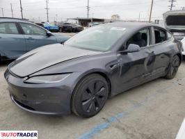 Tesla Model 3 - zobacz ofertę