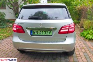 Mercedes B-klasa 2016 179 KM Mercedes B-klasa 2016 179 KM