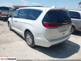 Chrysler Pacifica 2022 3