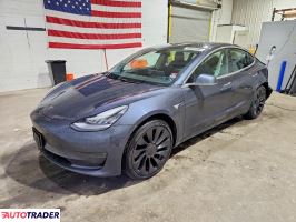 Tesla Model 3 - zobacz ofertę
