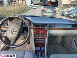 Mercedes W-124 1992 3.2 220 KM