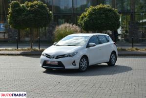Toyota Auris 2015 1.4 90 KM Toyota Auris 2015 1.4 90 KM