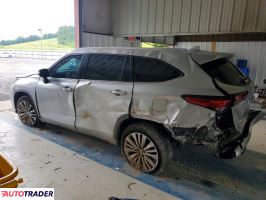 Toyota Highlander 2022 3