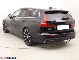 Volvo V60 2019 2.0 147 KM