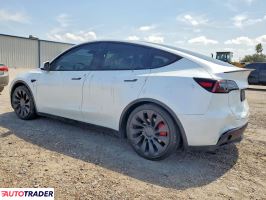 Tesla Model Y 2025