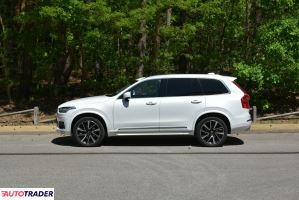 Volvo XC90 2018 2.0 235 KM