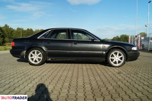 Audi A8 1996 4.2 300 KM