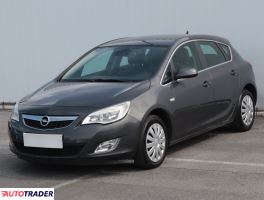 Opel Astra 2011 1.7 108 KM