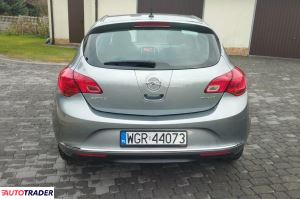 Opel Astra 2015 1.4 140 KM