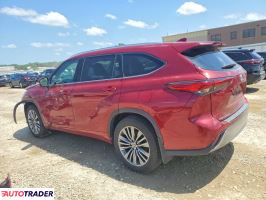 Toyota Highlander 2021 3
