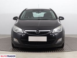 Opel Astra 2011 2.0 158 KM