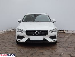 Volvo V60 2019 2.0 246 KM