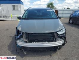 Chrysler Pacifica 2022 3