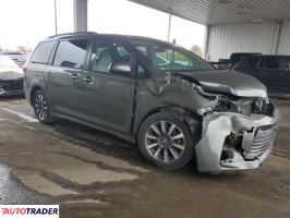 Toyota Sienna 2019 3