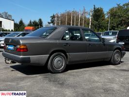 Mercedes W-124 1990 2.3 132 KM