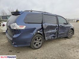 Toyota Sienna 2020 3