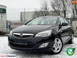 Opel Astra 2012 1.4 101 KM