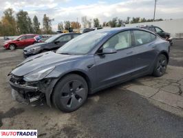 Tesla Model 3 - zobacz ofertę