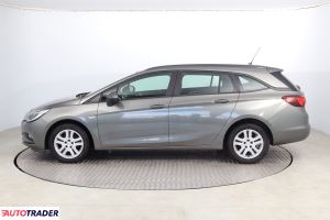 Opel Astra 2019 1.6 108 KM