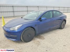 Tesla Model 3 - zobacz ofertę