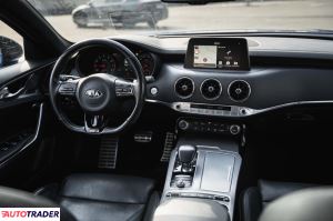 Kia Stinger 2020 2.0 241 KM