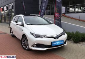 Toyota Auris 2016 1.8 136 KM Toyota Auris 2016 1.8 136 KM