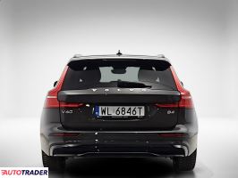 Volvo V60 2022 2.0 197 KM