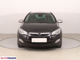 Opel Astra 2011 2.0 158 KM