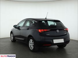 Opel Astra 2018 1.4 123 KM